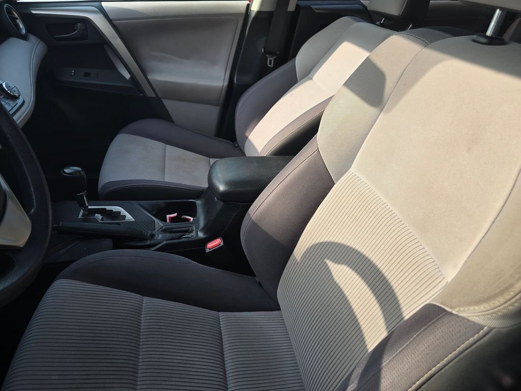 Used 2013 Red Toyota XLE image 21