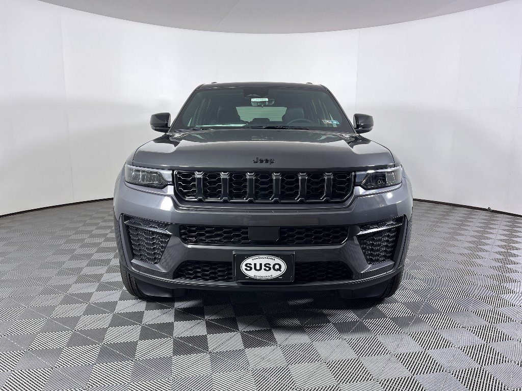 New 2026 Baltic Gray Metallic Clear-Coat Exterior Paint Jeep Laredo Altitude image 2