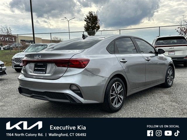 2023 Kia Forte LXS photo 2