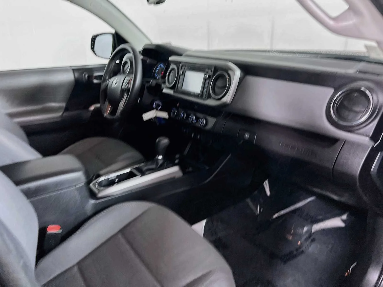 Used 2019 Magnetic Gray Metallic Toyota SR5 image 28