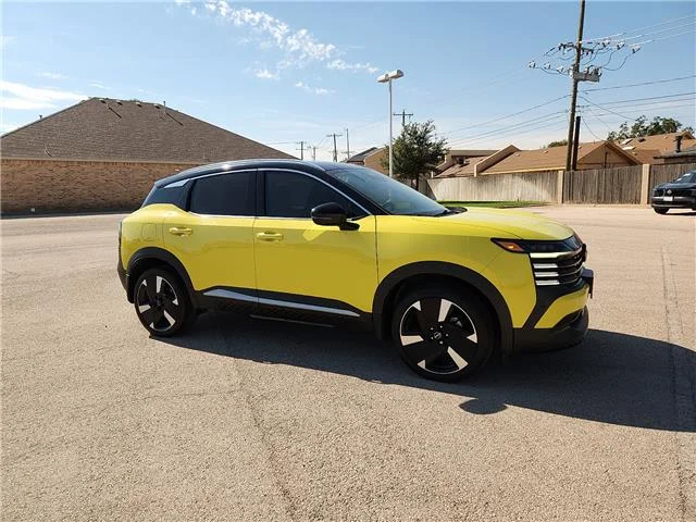 Used 2025 Yuzu Yellow Metallic Super Black Nissan SR All-Wheel Drive image 4