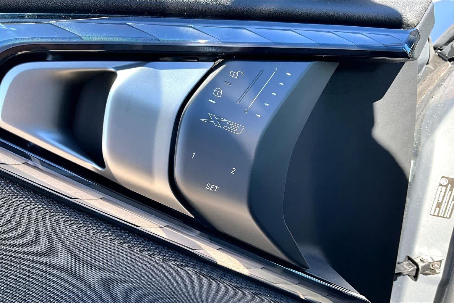 Used 2026 Skyscraper Grey Metallic BMW 30 xDrive image 18