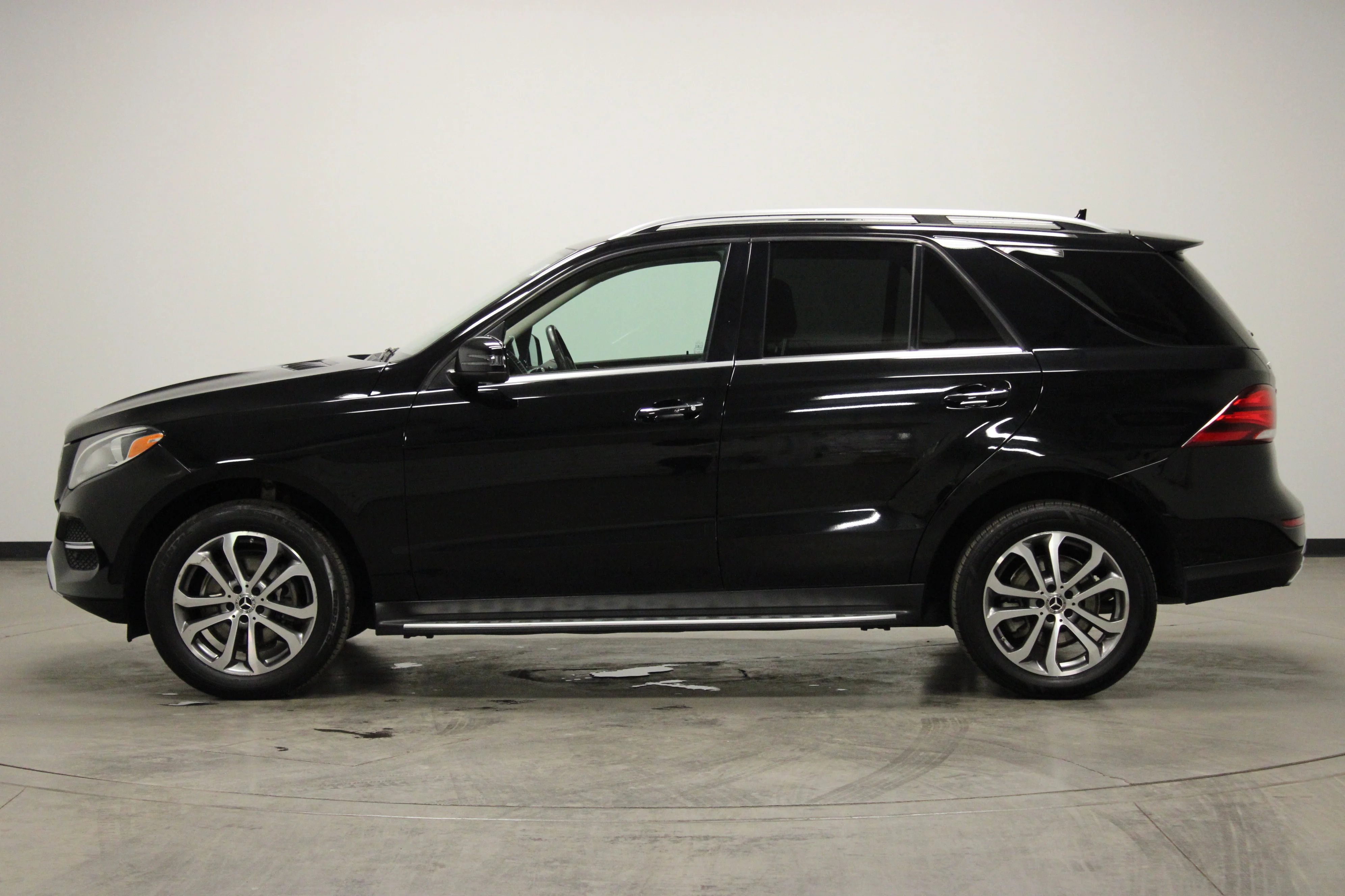 Used 2017 Black Mercedes-Benz GLE 350 image 5