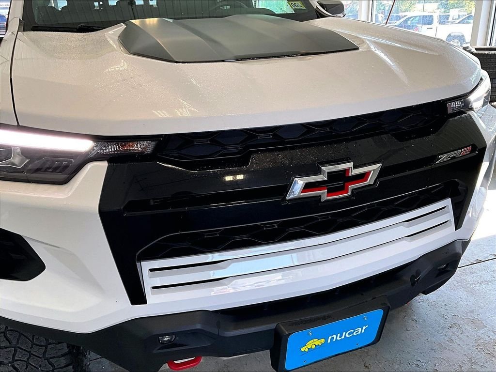 Used 2023 White Chevrolet ZR2 image 31