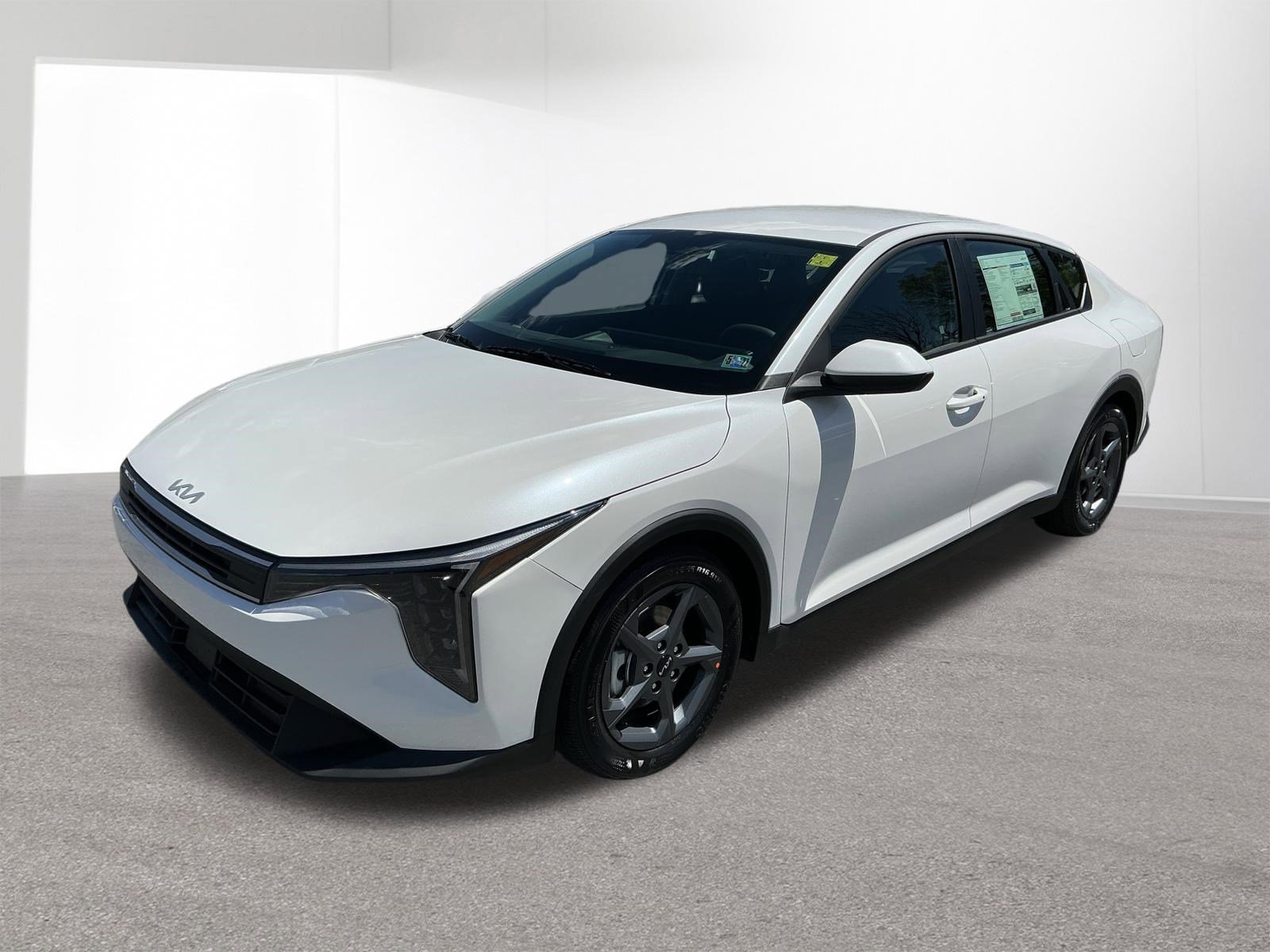 New 2026 Snow White Pearl Kia LXS image 7