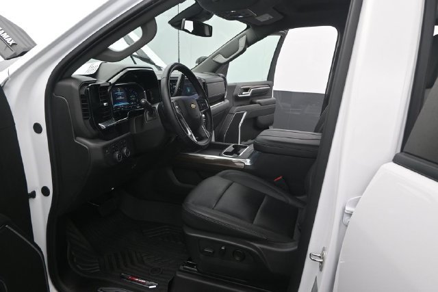 Used 2024 Summit White Chevrolet LT image 6