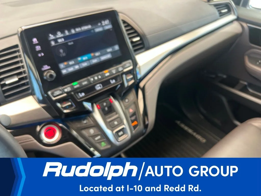 Certified Used 2023 Lunar Silver Metallic Honda TOURING image 17