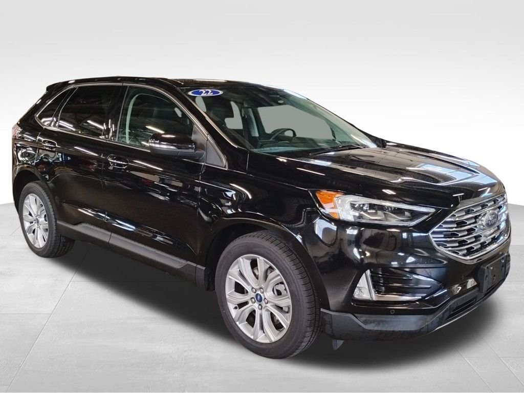 2022 Ford Edge Titanium photo 3