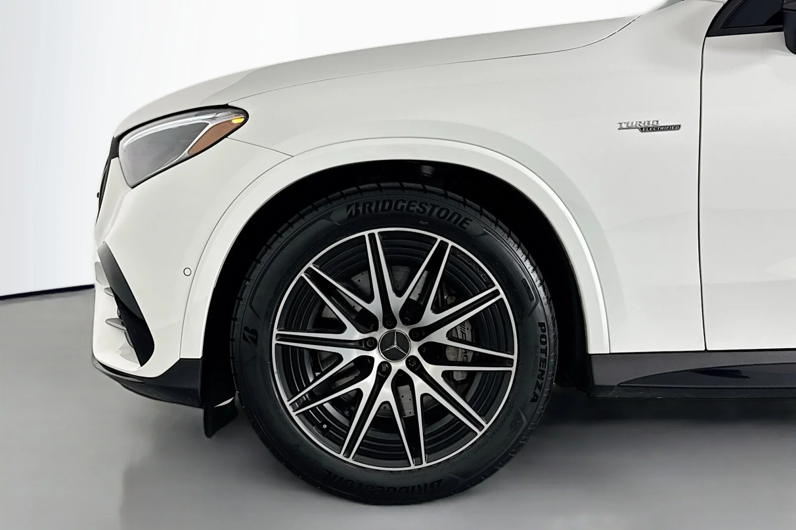 Certified Used 2025 Polar White Mercedes-Benz AMG® 43 image 10