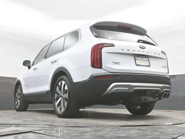 Used 2021 White Kia EX image 48
