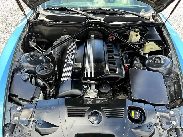 Used 2004 Blue BMW 2.5i image 27