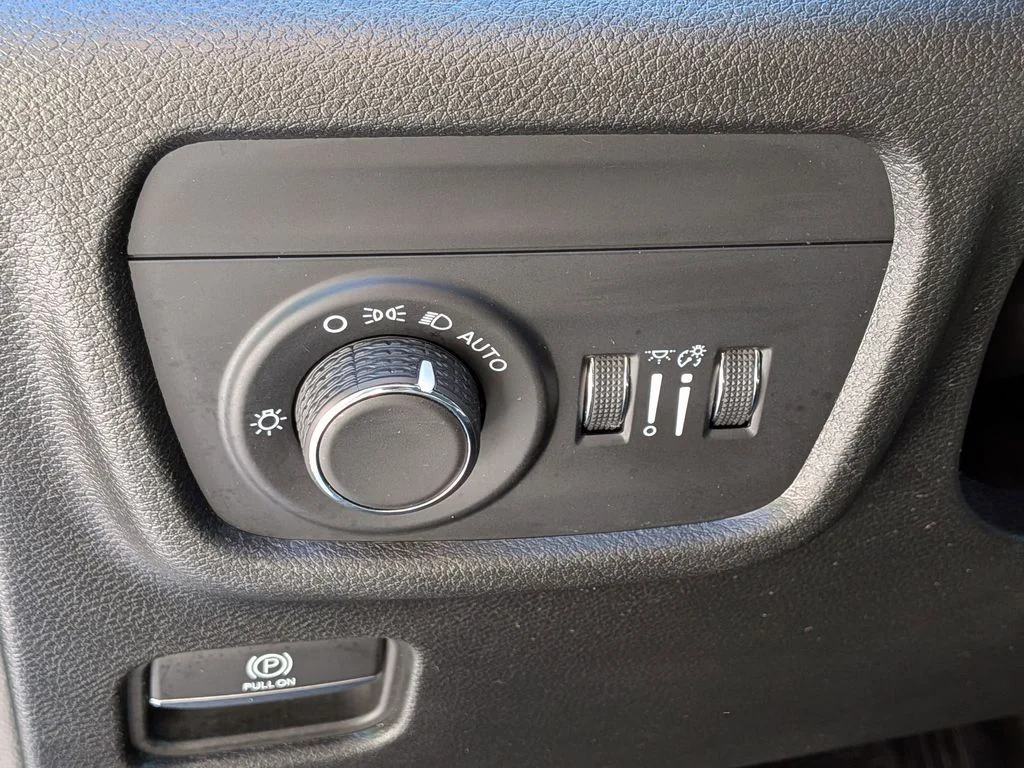 Used 2025 Silver Jeep Altitude X image 15