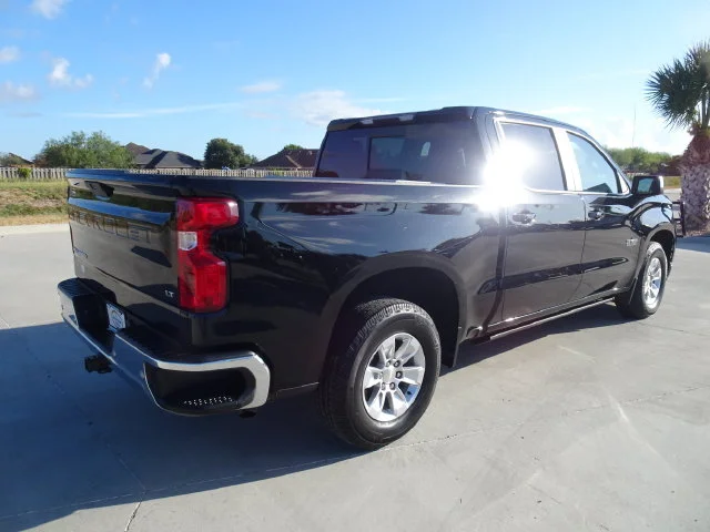 Used 2020 Black Chevrolet LT image 4