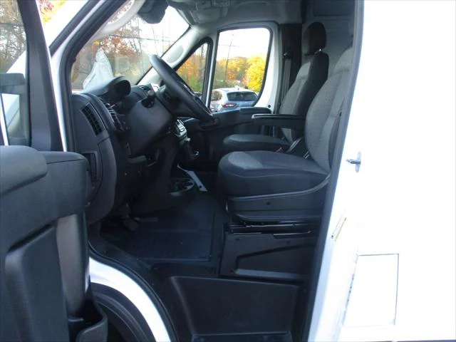 New 2026 Bright White Clear-Coat Exterior Paint RAM Tradesman image 40