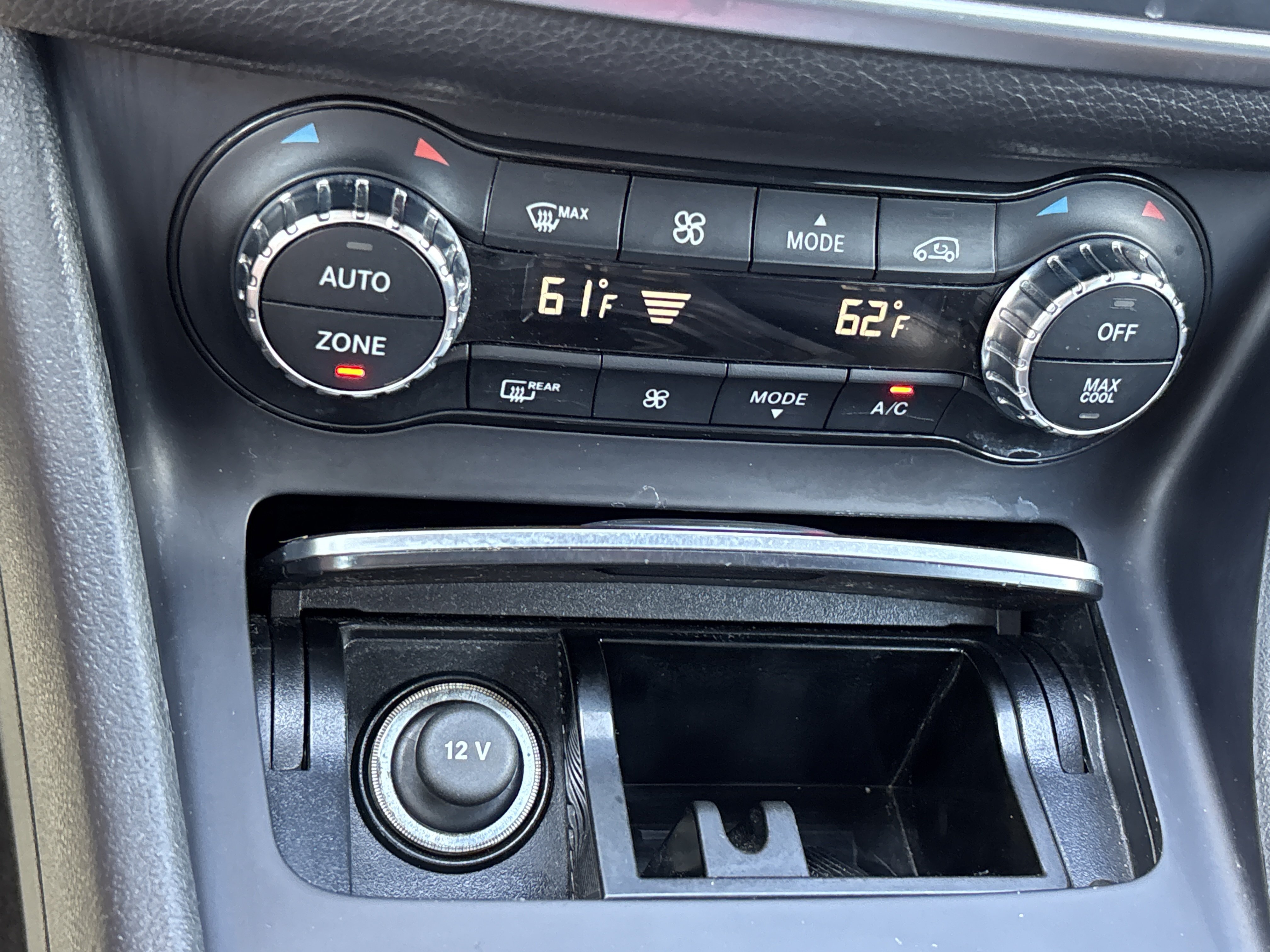 Used 2019 Cosmos Black Metallic Mercedes-Benz GLA 250 4Matic image 36