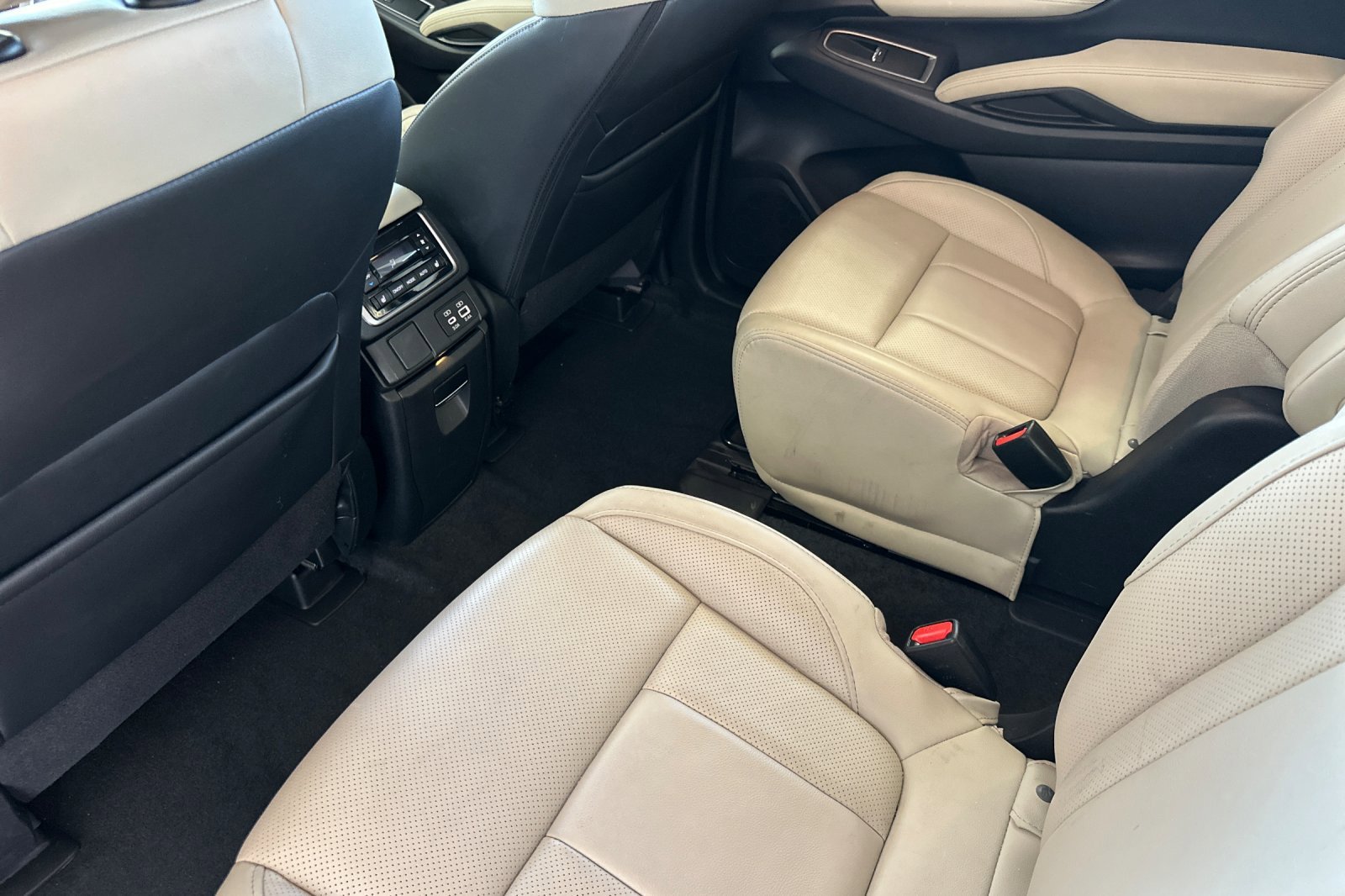 2024 Subaru Ascent Limited - Photo 12