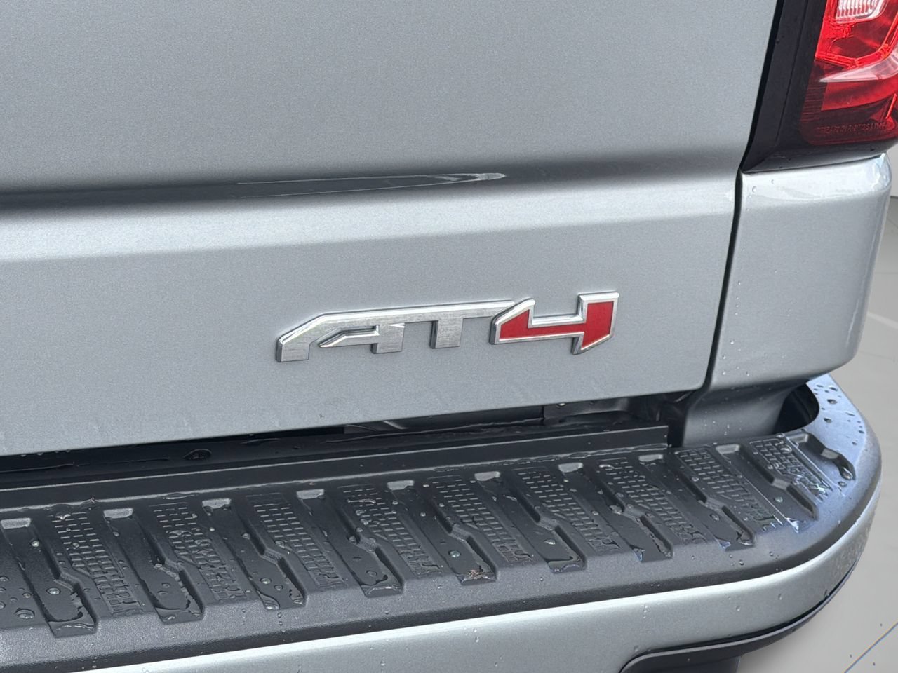 Used 2023 Sterling Metallic GMC AT4 image 9