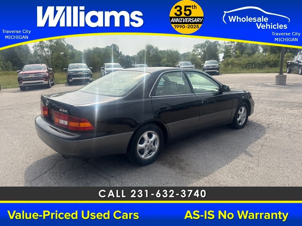 Used 1999 Black Lexus 300 image 16