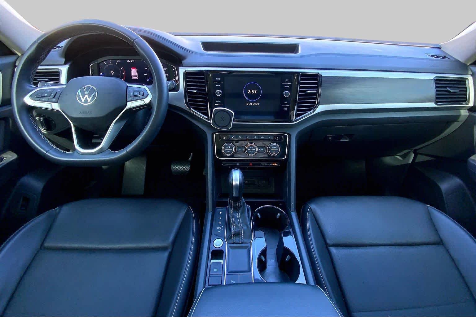 Used 2023 Deep Black Pearl Volkswagen 3.6L V6 SE w/Technology image 16