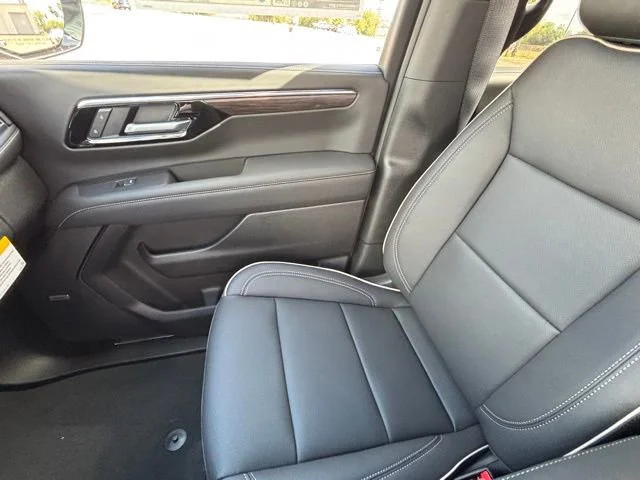2026 Chevrolet Suburban Premier - Photo 16