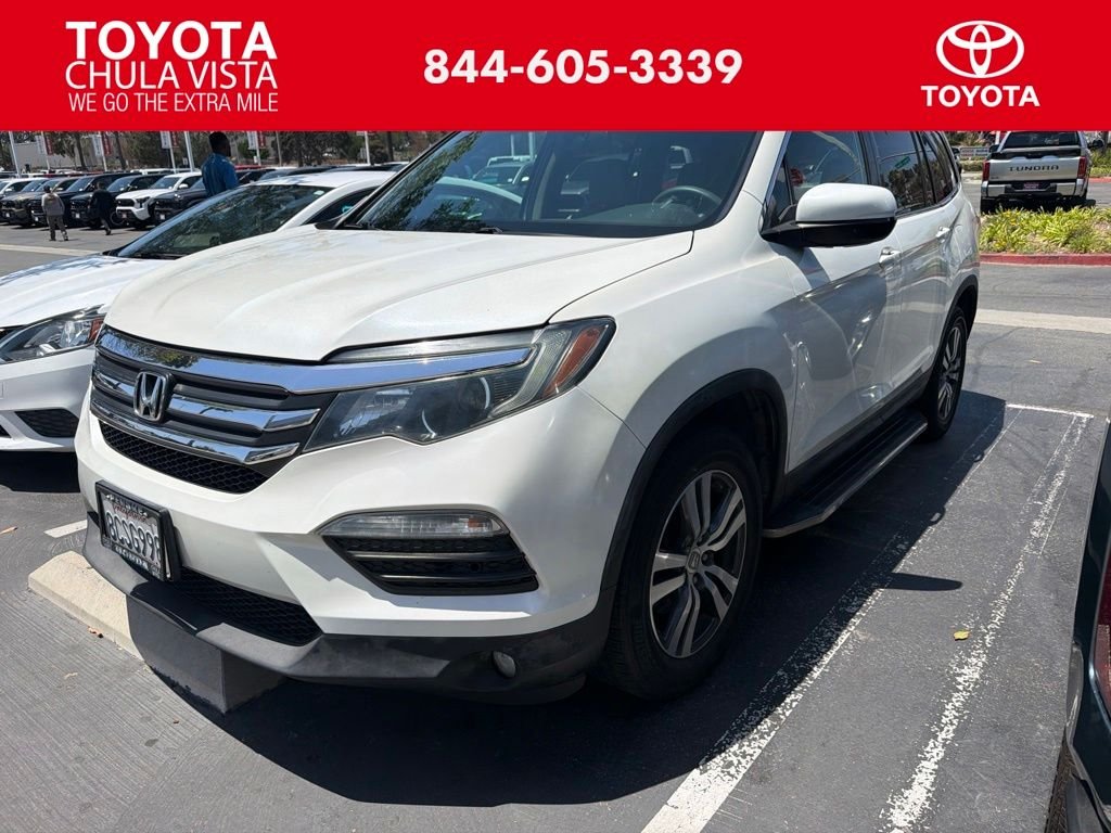 Used 2017 White Diamond Pearl Honda EX image 1