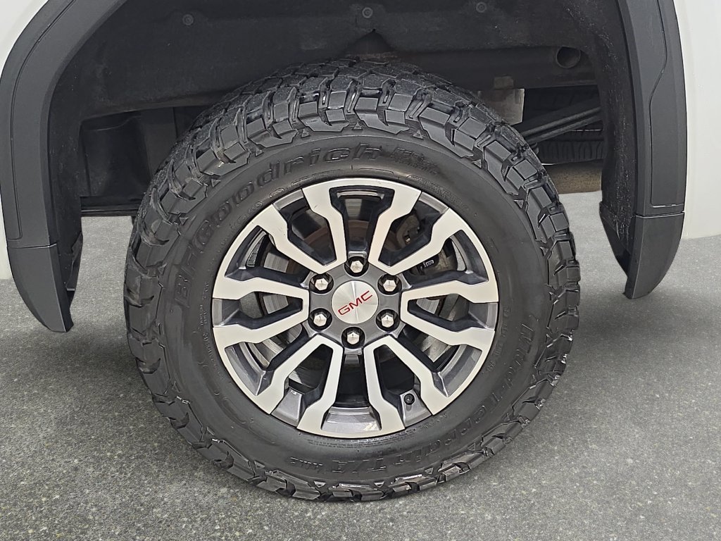Used 2020 Summit White GMC AT4 image 32