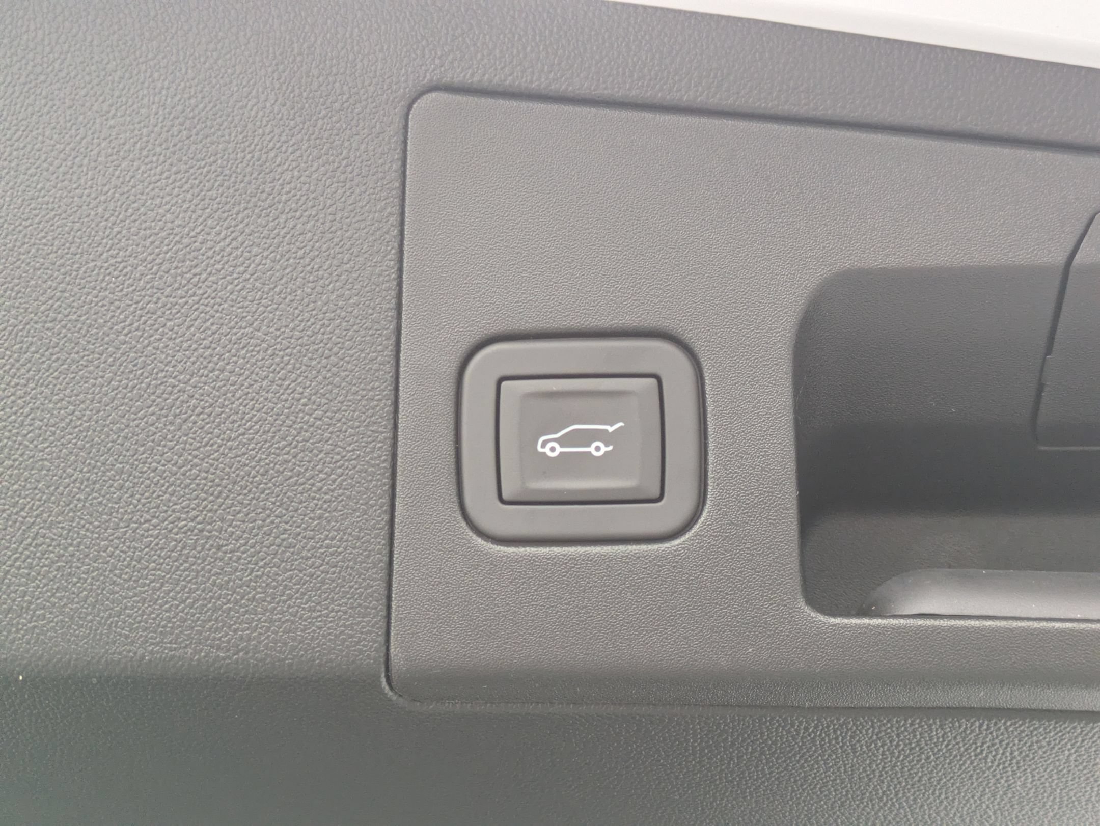 Used 2026 Crystal White Tricoat Cadillac AWD Sport image 33