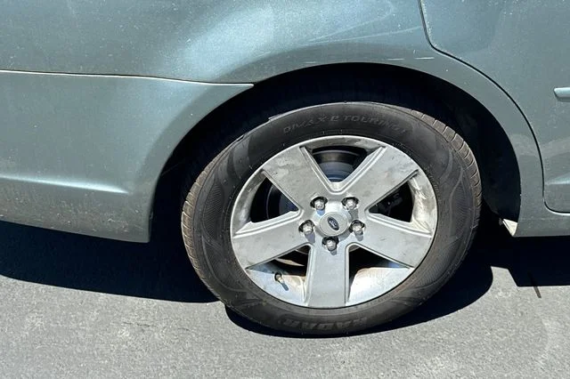 Used 2006 Titanium Green Metallic Ford SE image 4