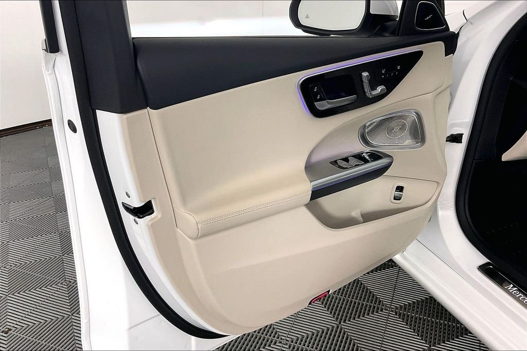 Used 2026  Mercedes-Benz C 300 image 15