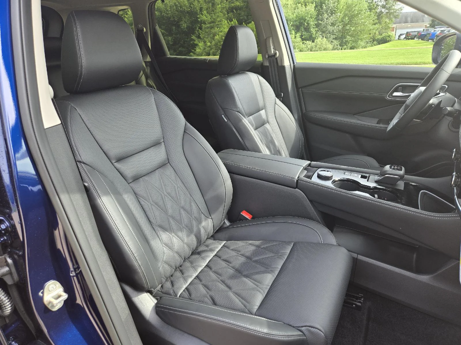 New 2026 Deep Ocean Blue Pearl Nissan Platinum image 12