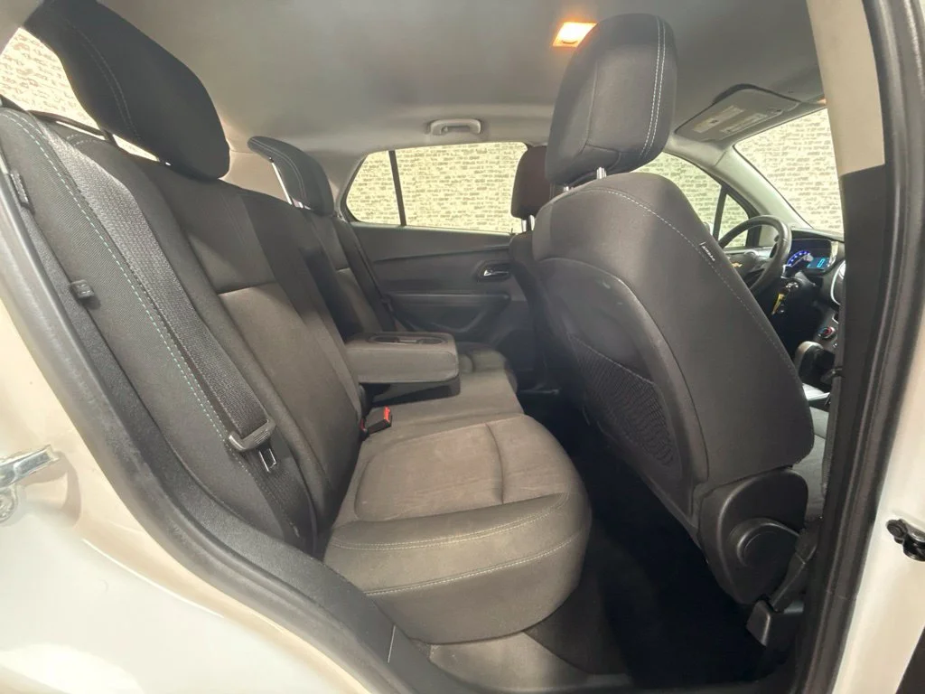 Used 2016 Summit White Chevrolet LT image 14
