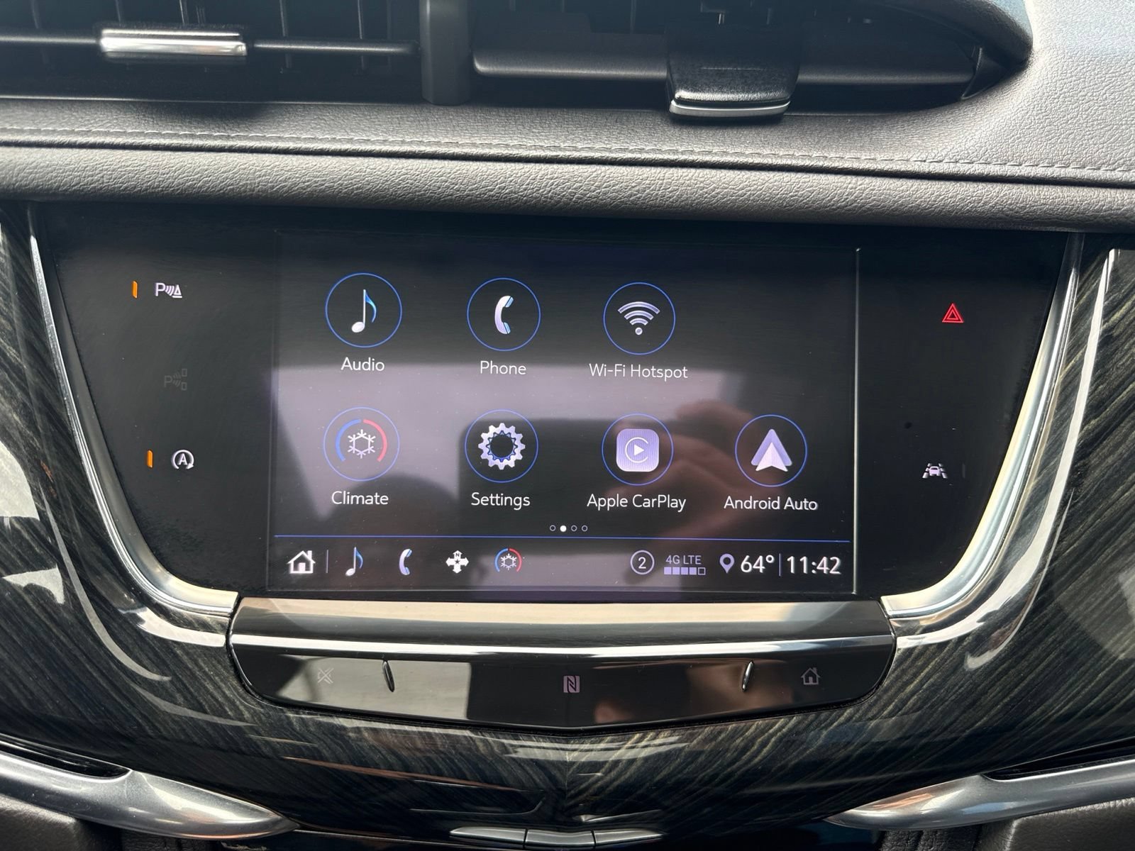 Used 2020 CRYSTAL WHITE TRICOAT Cadillac AWD Premium Luxury image 27