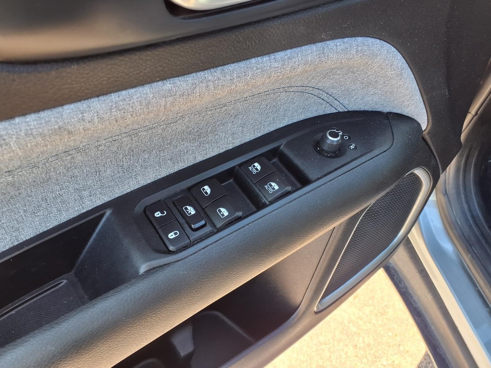 2024 Jeep Compass Latitude Silver at Robbins Nissan
