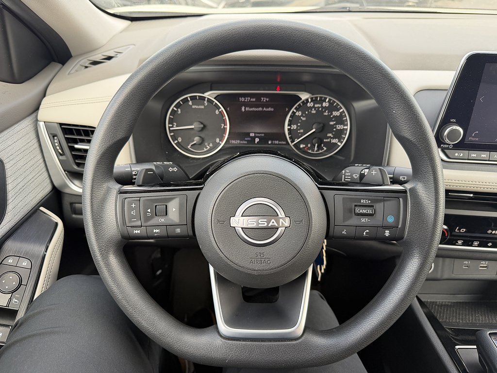 Used 2023 Pearl White TriCoat Nissan SV image 15