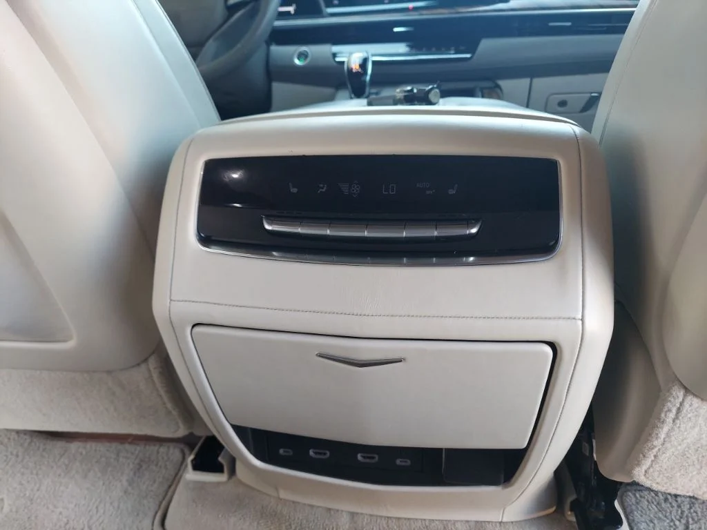 Used 2021 White Cadillac Premium Luxury Platinum image 41