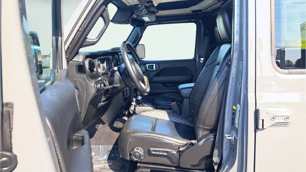 Used 2022 Gray Jeep Overland image 10