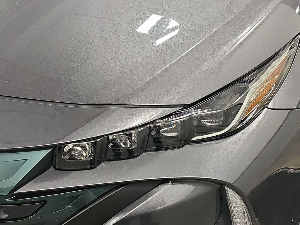 Used 2018 Gray Toyota Advanced image 32