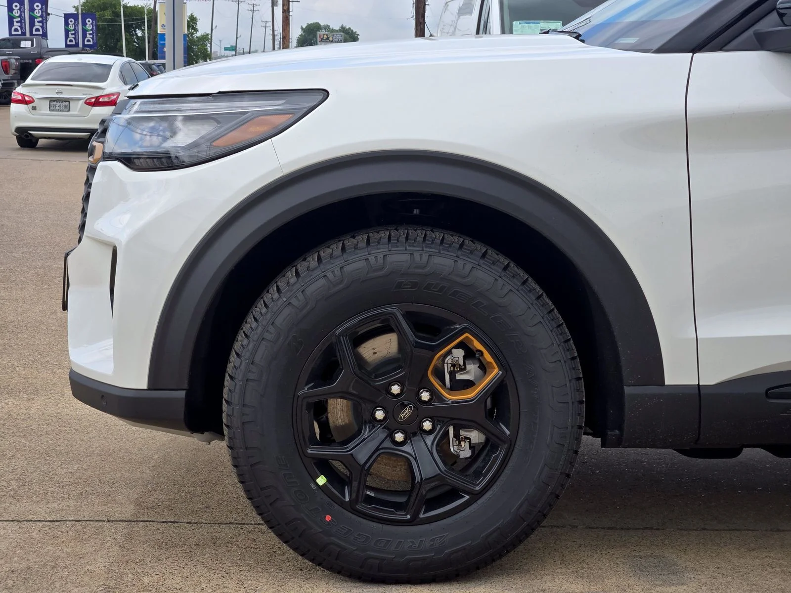 New 2026 Star White Metallic Tri-Coat Ford Tremor® image 6