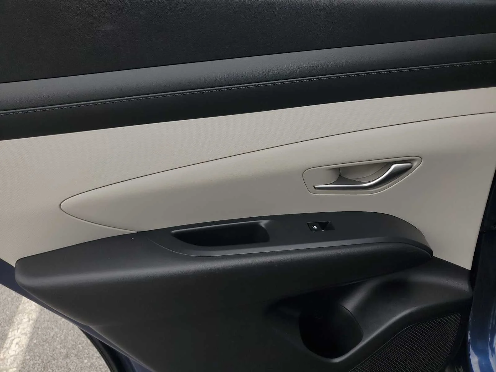 Used 2025 Atlantis Blue Hyundai SEL image 13