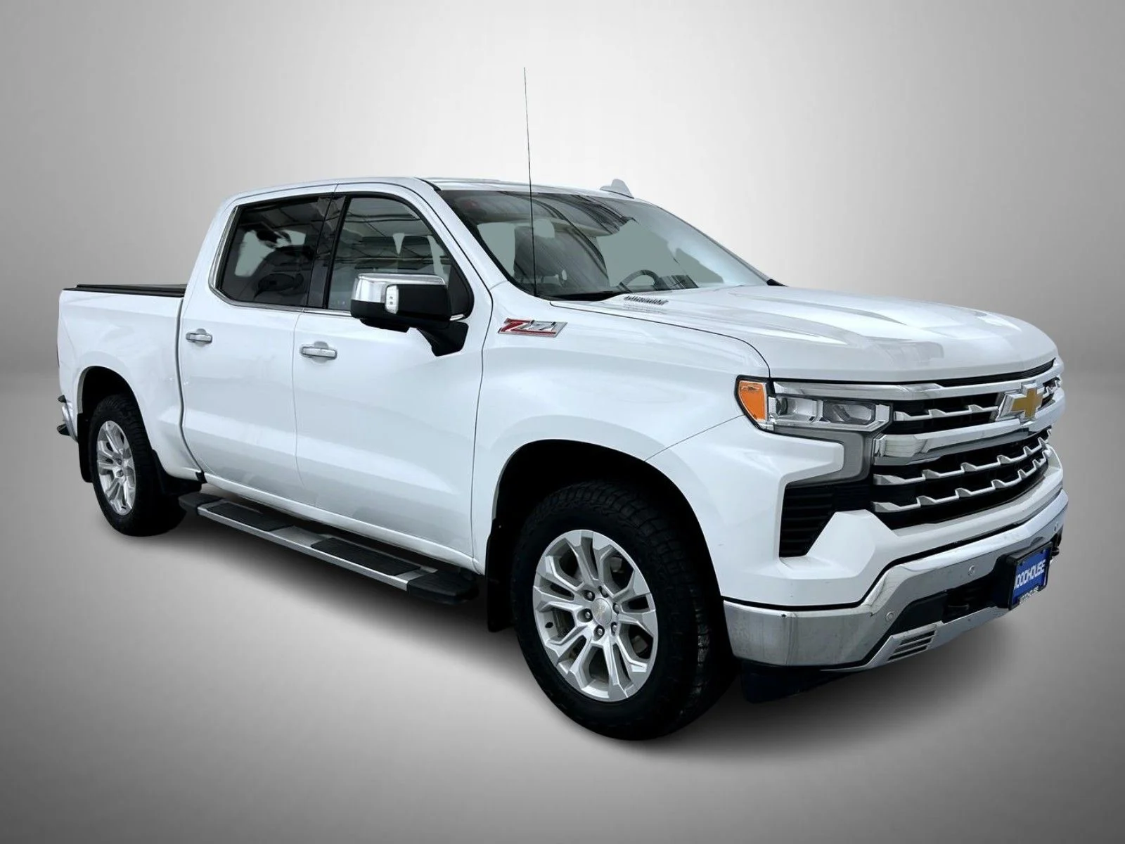 Used 2023 White Chevrolet LTZ image 3