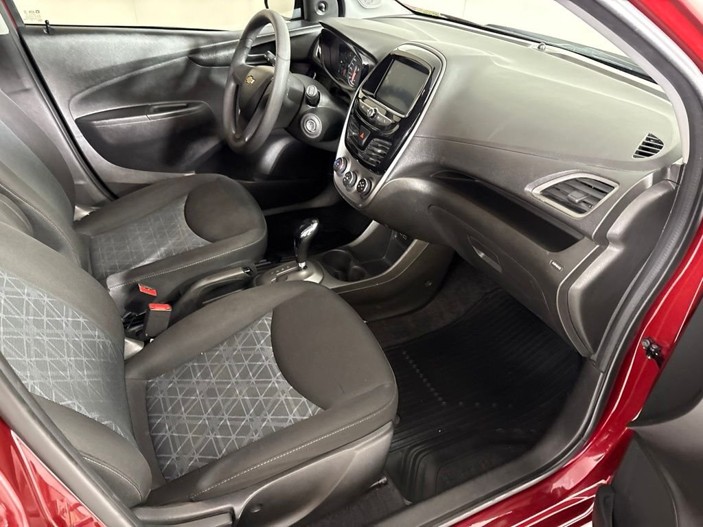 Used 2022 Red Chevrolet LS image 18