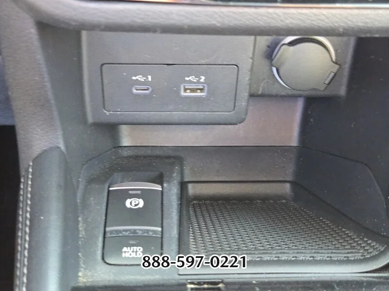 Used 2022 Aspen White NISSAN SR image 25