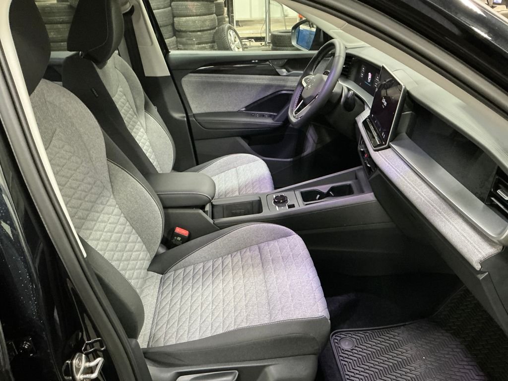 New 2026 Black Volkswagen 2.0T S image 19