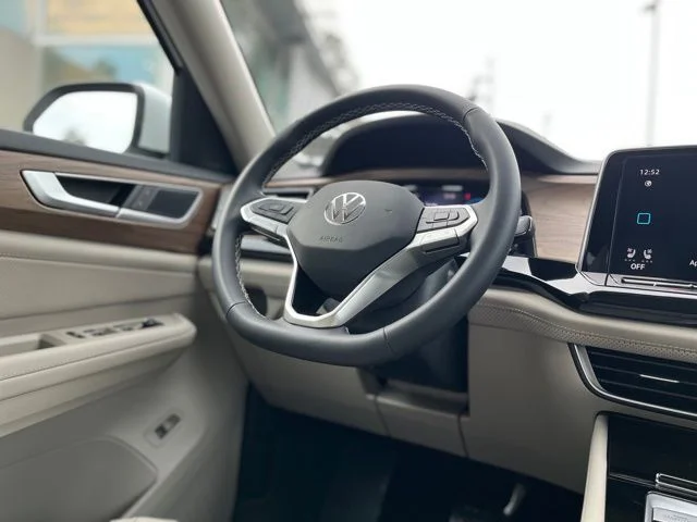 New 2026 White Volkswagen 2.0T SE w/Technology image 27