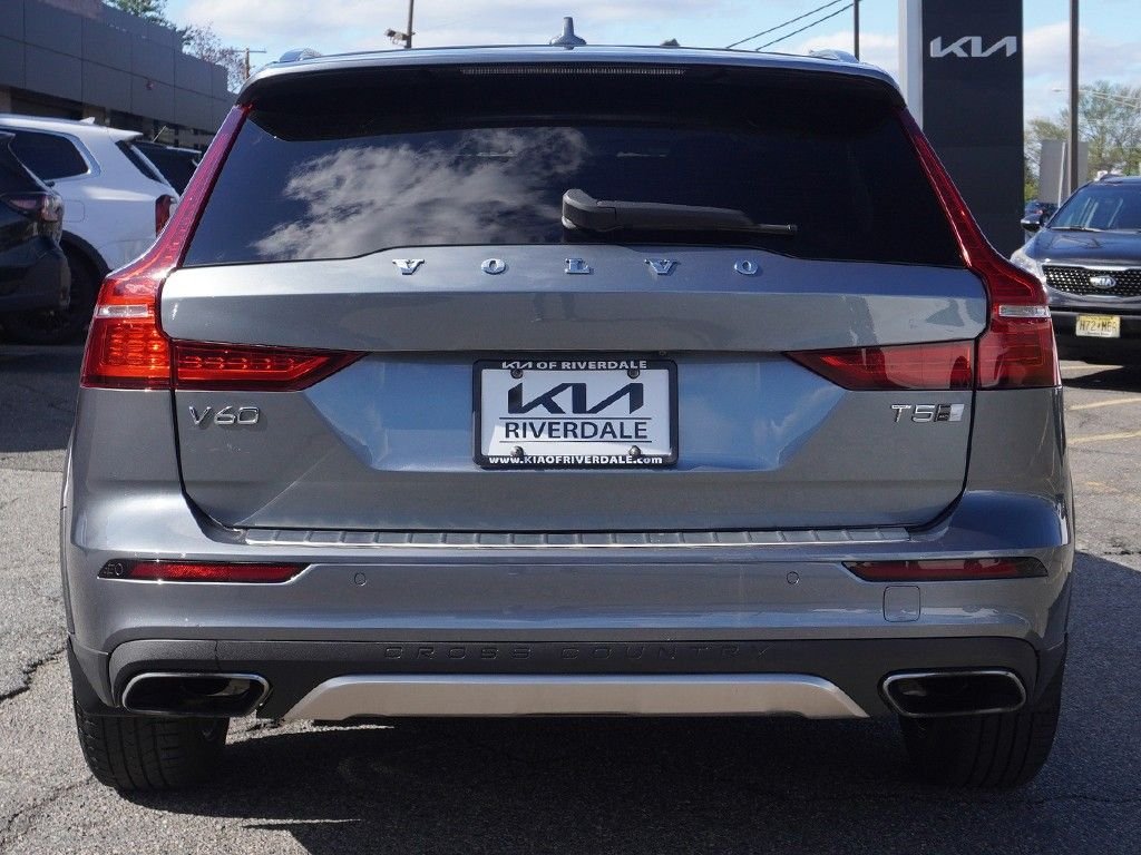 Used 2020 Gray Volvo T5 image 16