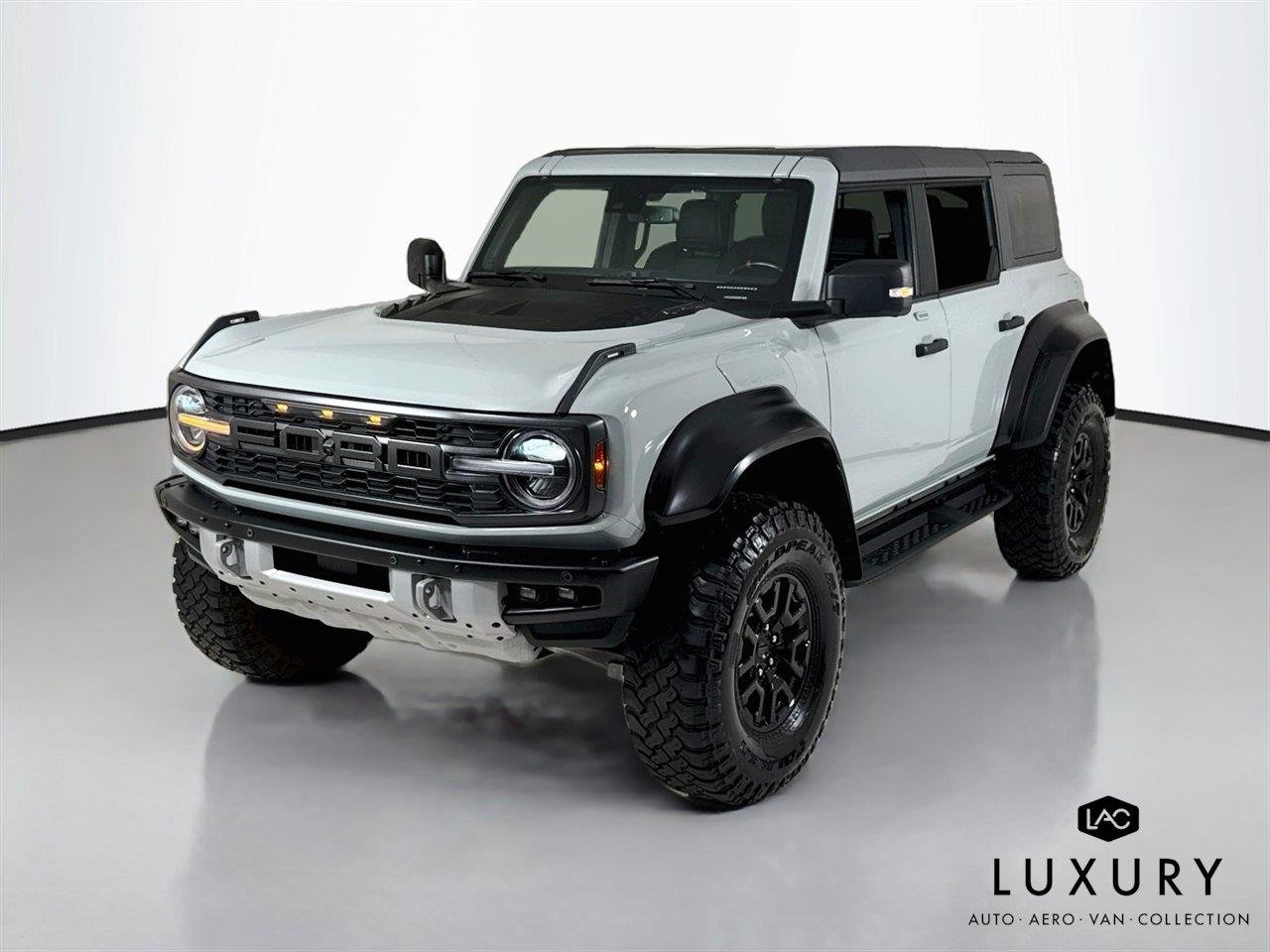 Used 2023 Cactus Gray Ford Raptor image 4
