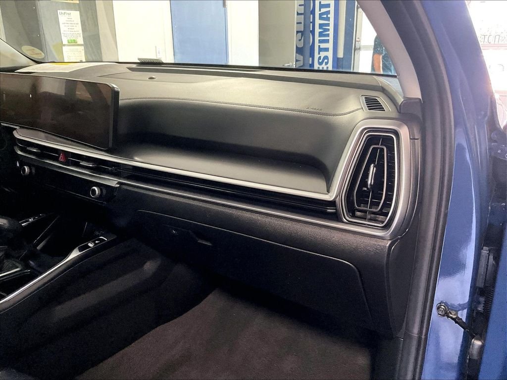 Used 2024 Black Kia S image 13