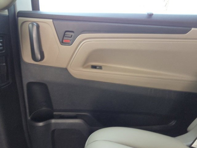 Used 2023 White Honda EX-L image 20