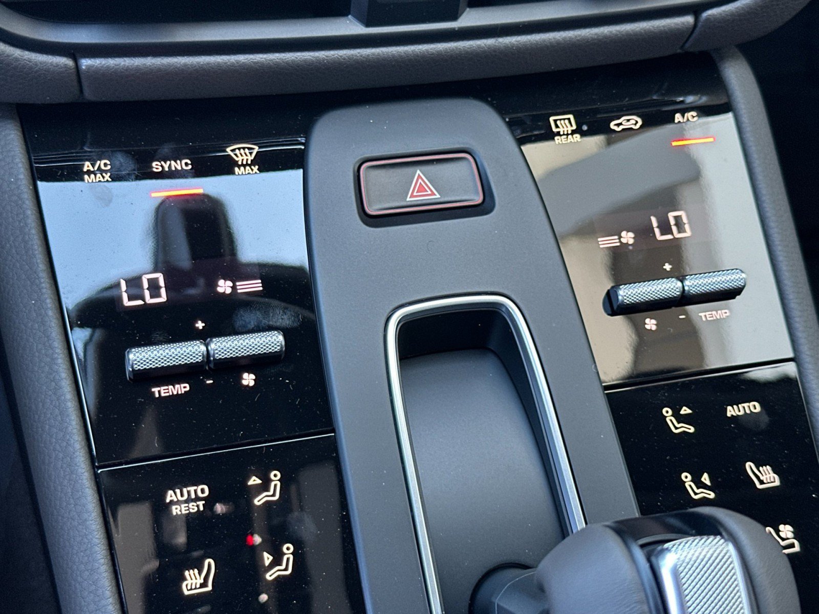New 2026 White Porsche Macan (AWD) image 21