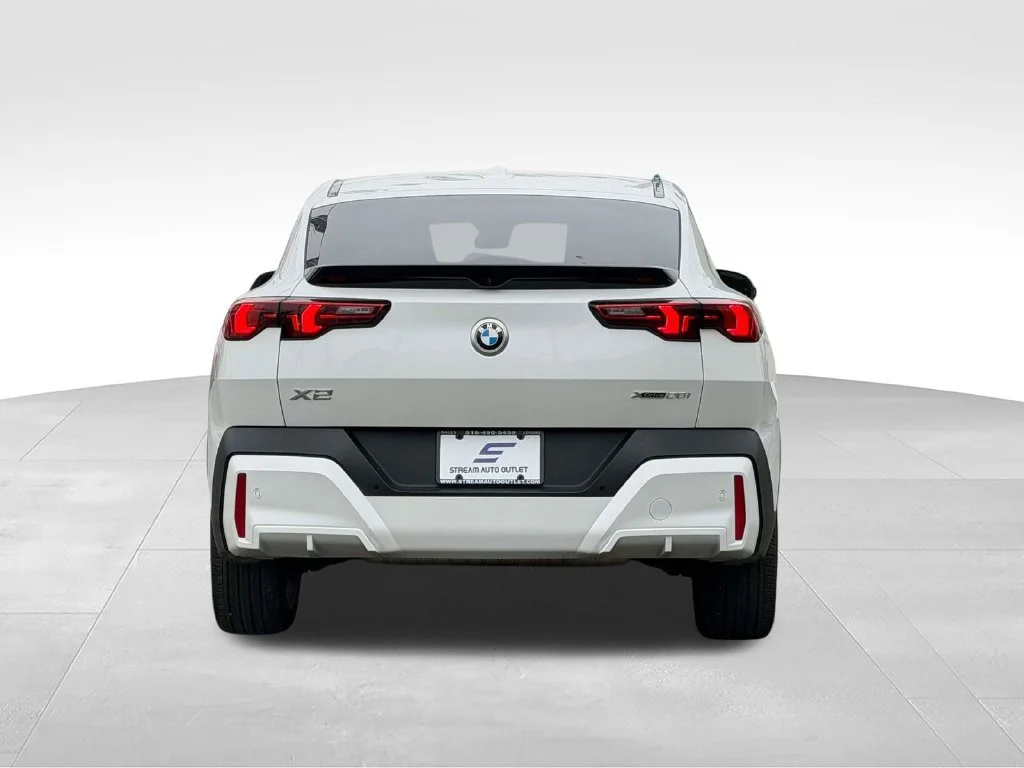 Used 2026 White BMW xDrive28i image 8